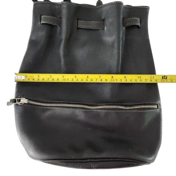 ROOTS Vintage Genuine Leather Black Drawstring Backpack - Picture 13 of 13